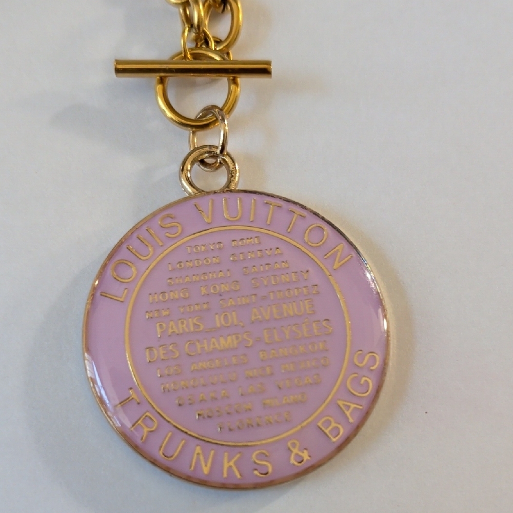 Louis Vuitton Pink And Gold Medallion With Unbranded Chain - Picture 6 of 6